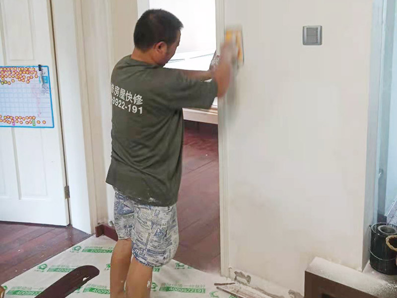 深圳墻面維修,深圳墻面翻新,深圳室內墻面修復,深圳專業墻面修補師傅,舊墻翻新