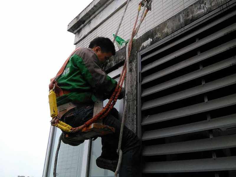 窗臺防水堵漏方法科普，接縫處理到位防