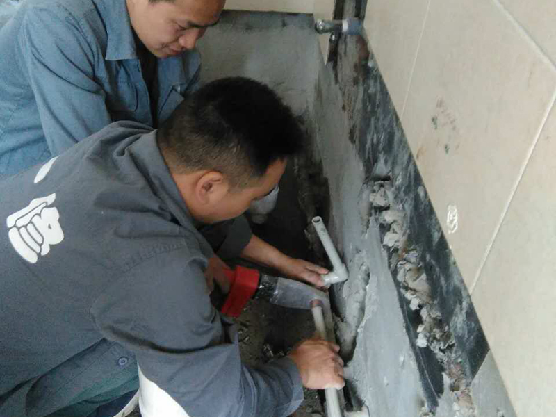苦惱水管漏水怎么辦，原因材質不同維修