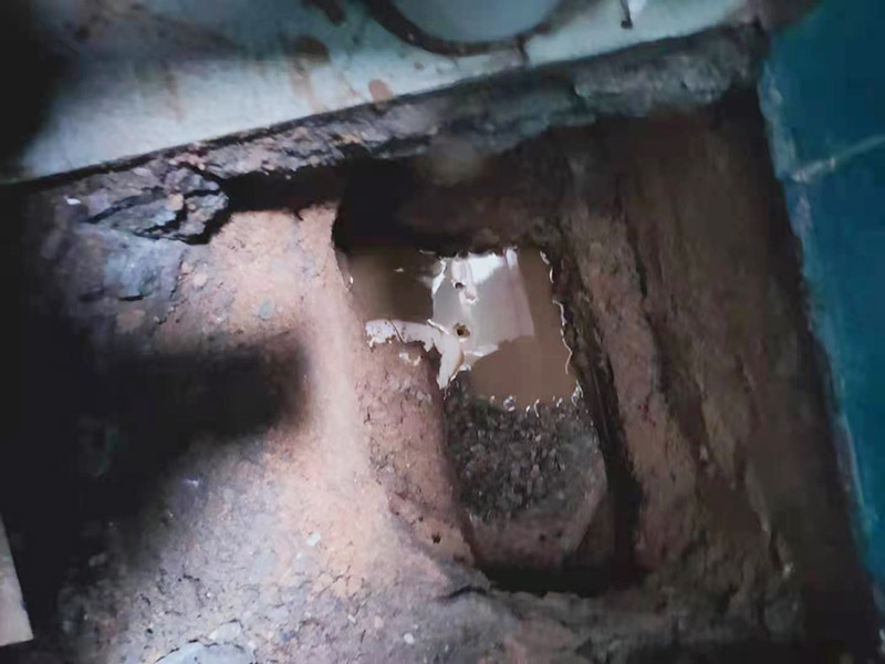 樓上衛生間漏水誰負責，舊房漏水管道漏